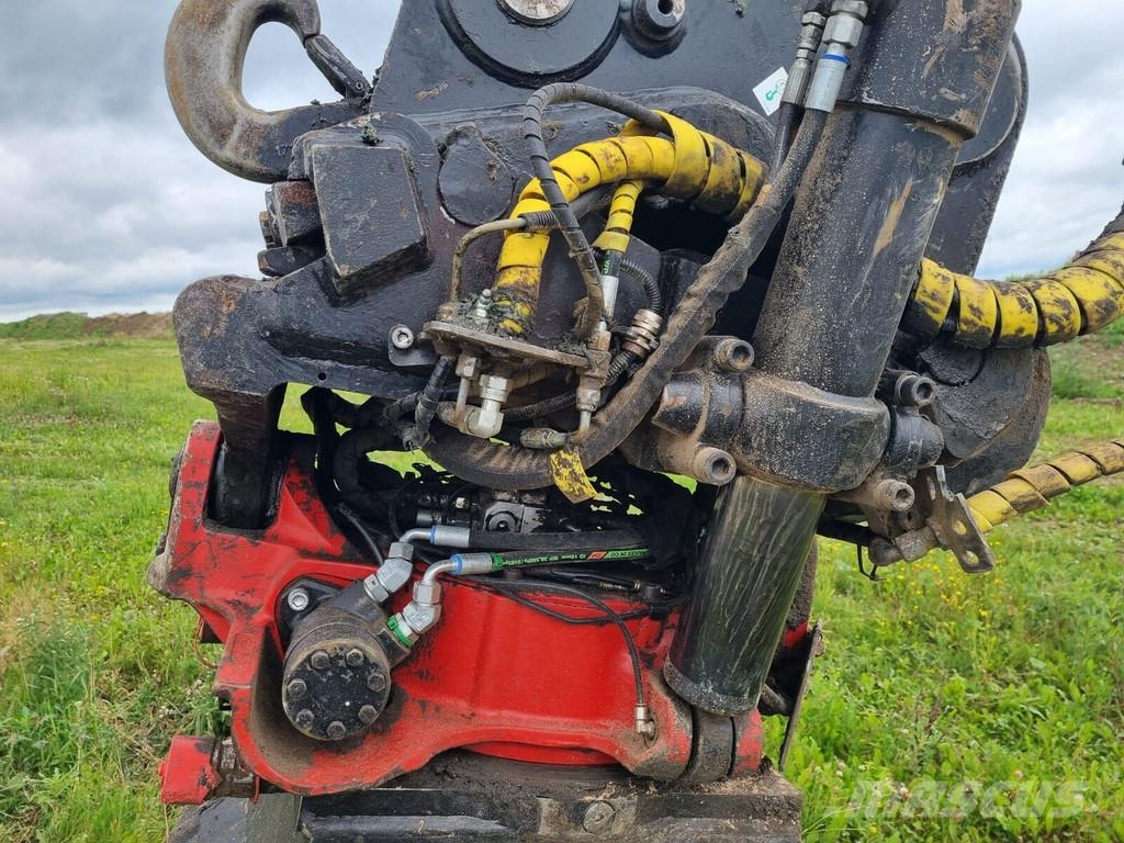 CAT 323 Bageri guseničari