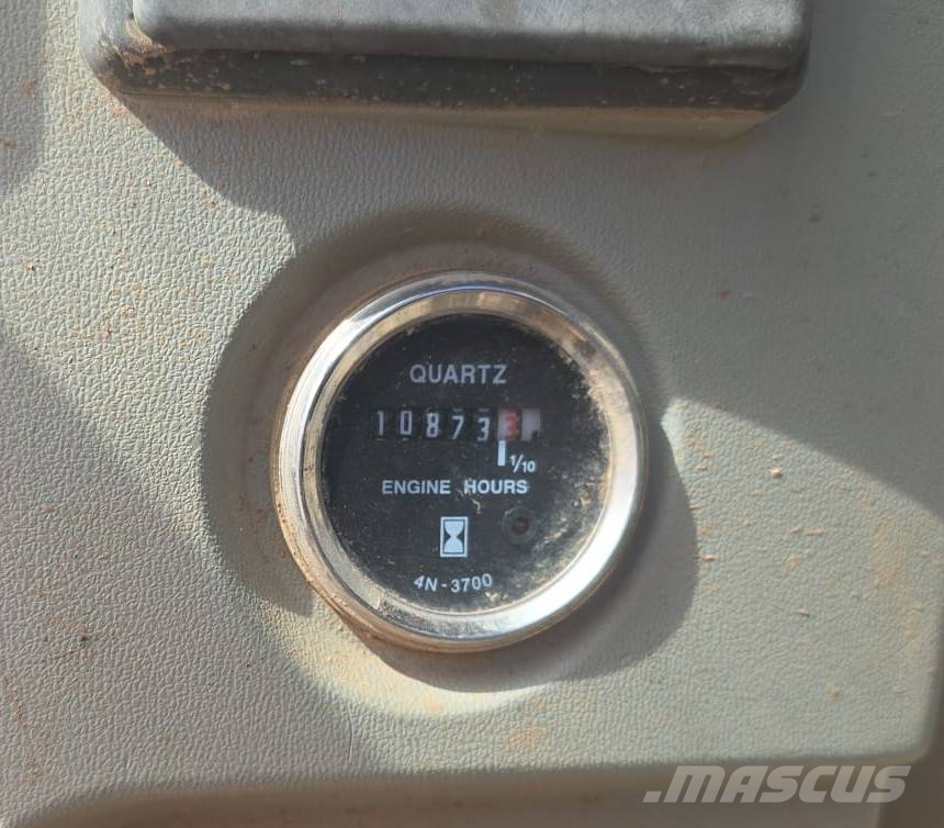 Hyundai Robex 180 LC-7 Гусеничні екскаватори