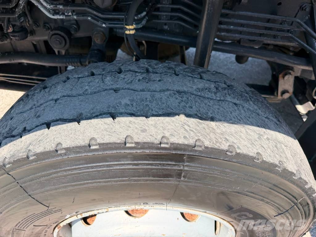Mercedes-Benz Actros 4144 B 콘크리트 분배 붐