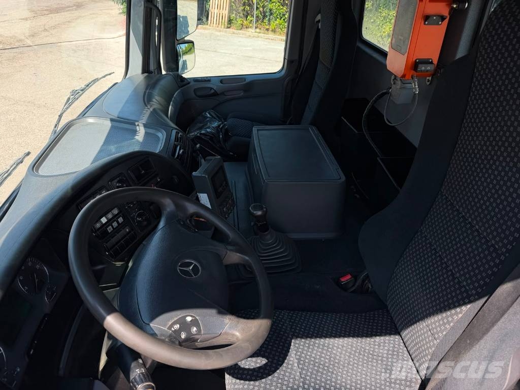 Mercedes-Benz Actros 4144 B 콘크리트 분배 붐
