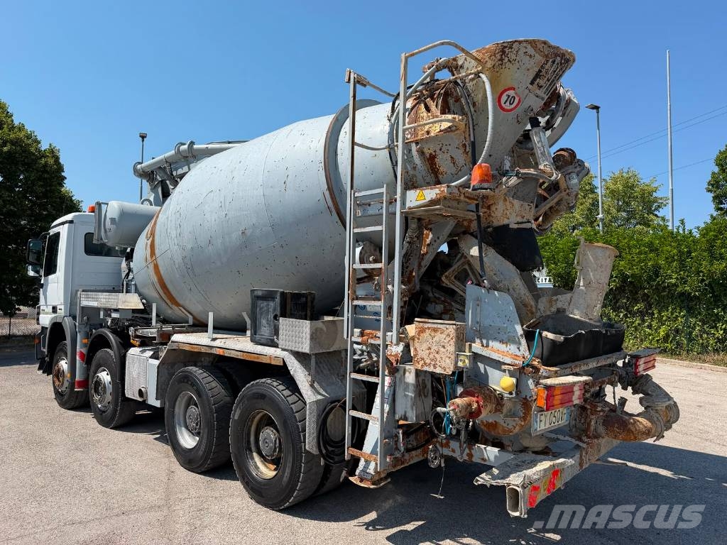 Mercedes-Benz Actros 4144 B 콘크리트 분배 붐