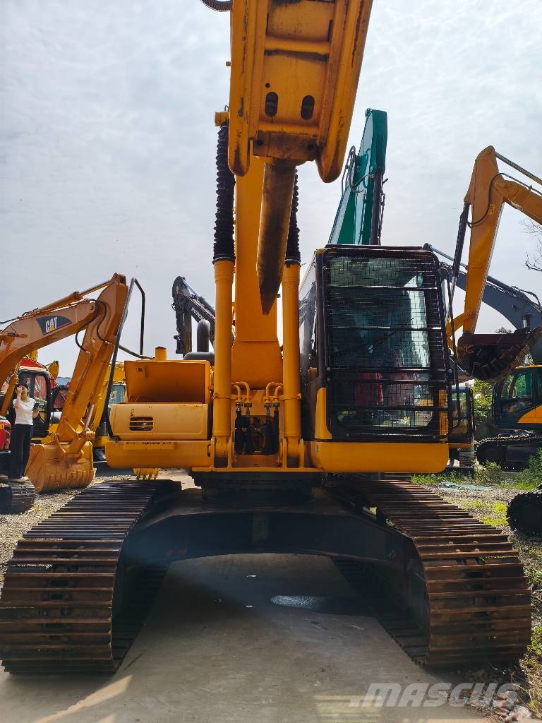 Komatsu PC 220-7 履带挖掘机