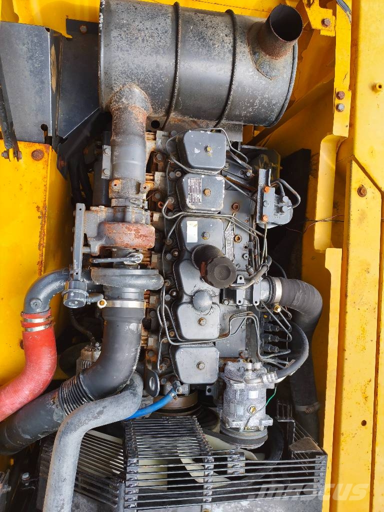 Komatsu PC 220-7 履带挖掘机