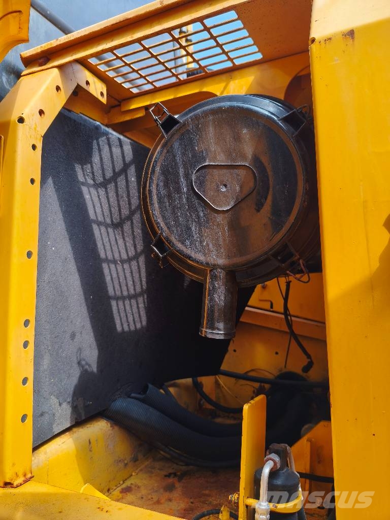 Komatsu PC 220-7 履带挖掘机