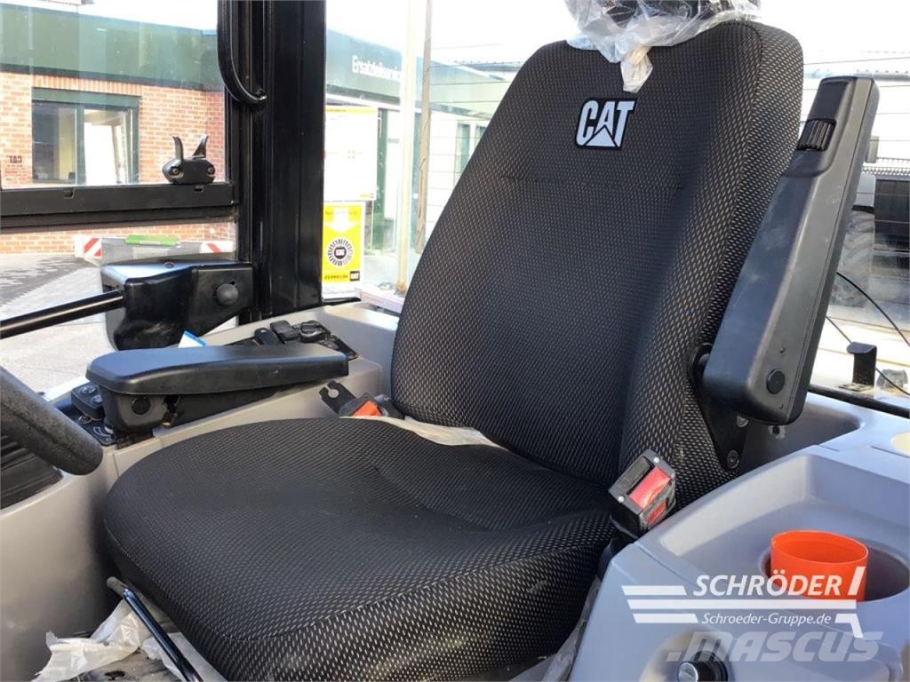 CAT 914 M لوادر بعجل