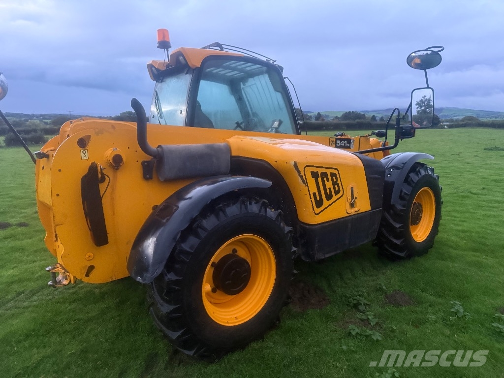 JCB 541-70 مناولات متداخلة