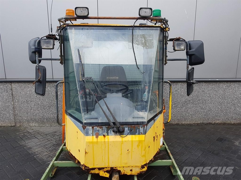 Komatsu WA 320 - 5H - Cabin/Kabine/Cabine Cabins and interior