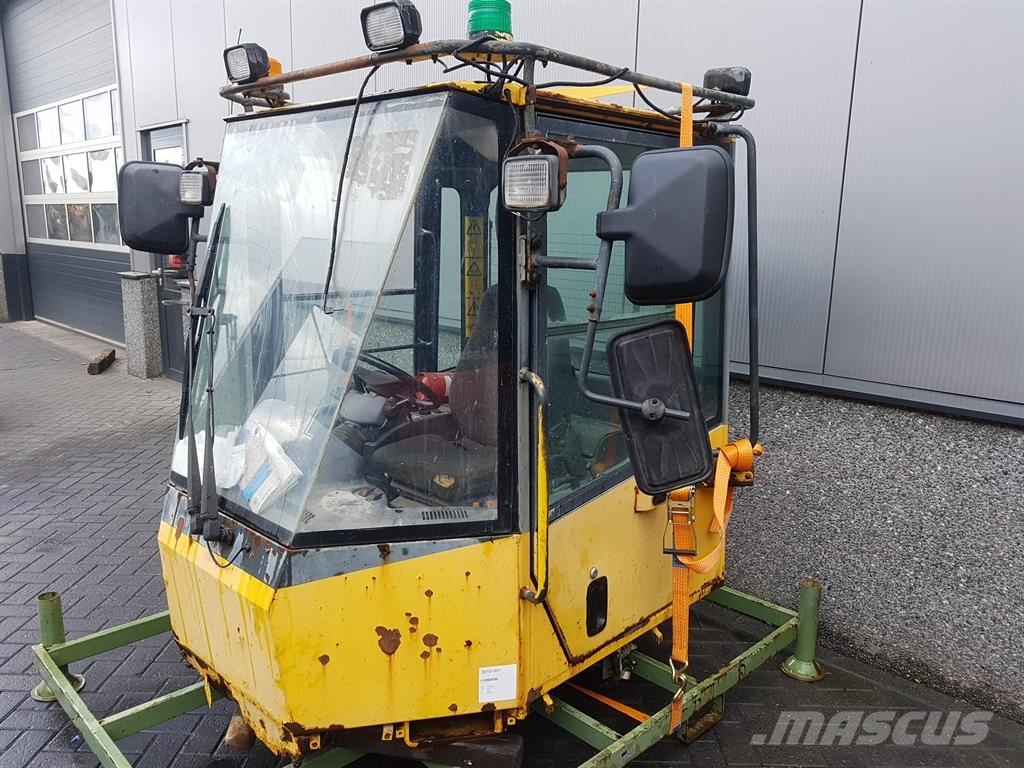 Komatsu WA 320 - 5H - Cabin/Kabine/Cabine Cabins and interior