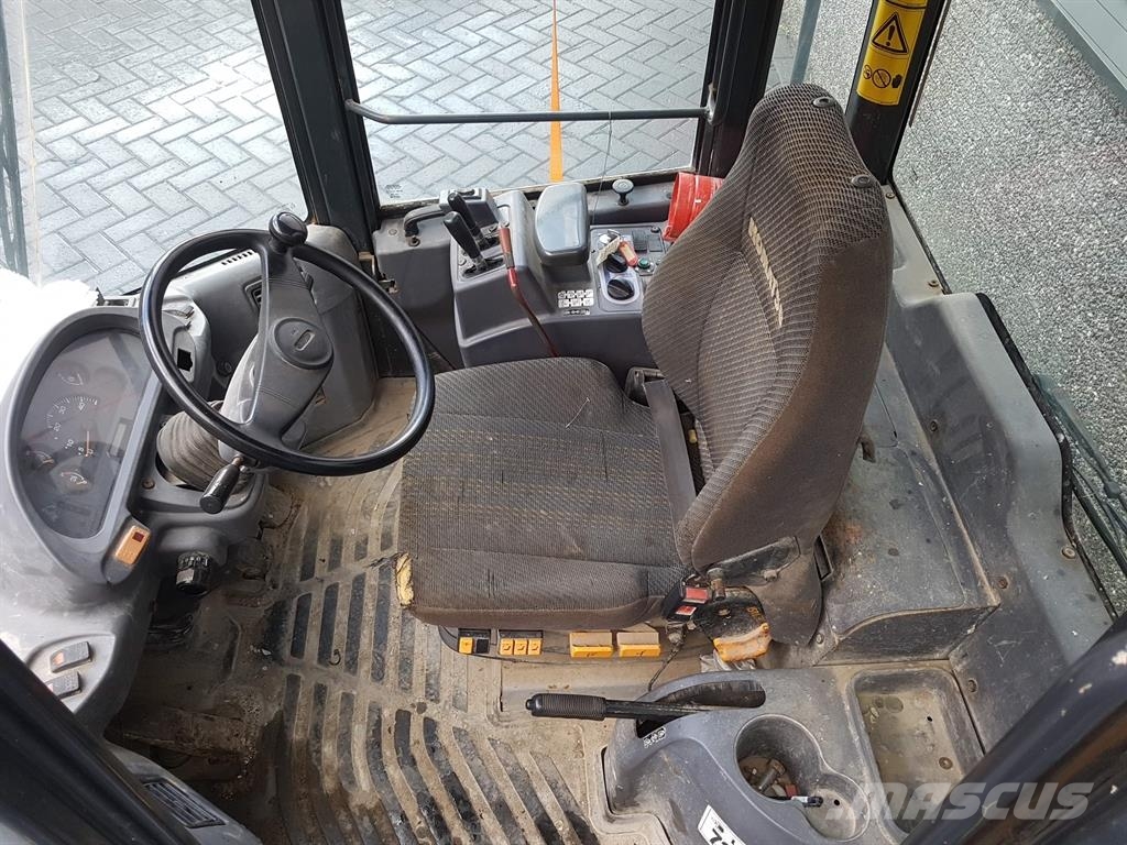 Komatsu WA 320 - 5H - Cabin/Kabine/Cabine Cabins and interior