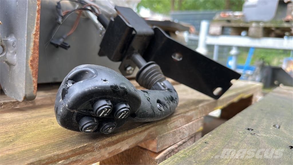 Massey Ferguson M 2 PUH   Hitch Sonstiges Traktorzubehör