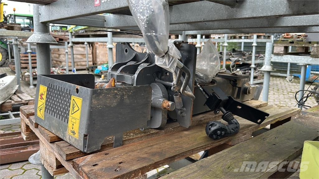 Massey Ferguson M 2 PUH   Hitch Sonstiges Traktorzubehör