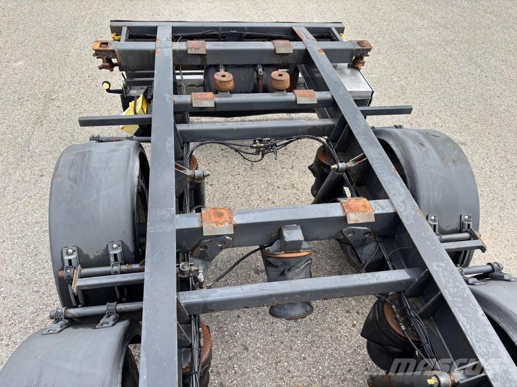 HFR KM 24 3 SAF AXLE + LIFITNG AXLES + CHASSIS L7450mm Remorque porte container