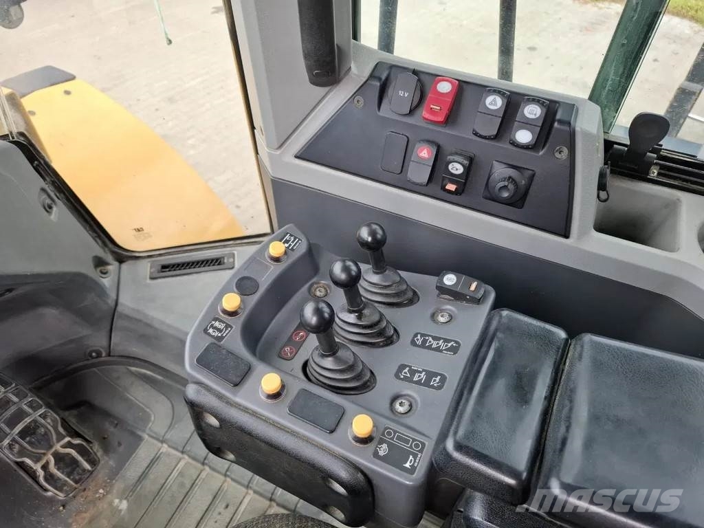 CAT 972 MXE 轮式装载机