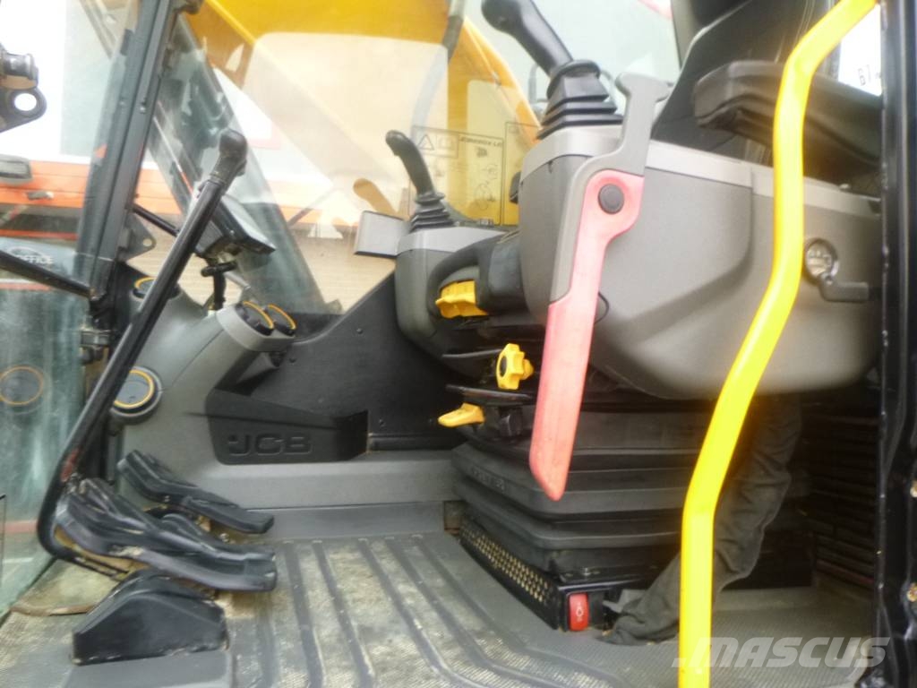JCB JS220XLC 4F Rupsgraafmachines