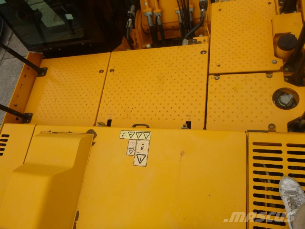 JCB JS220XLC 4F Rupsgraafmachines