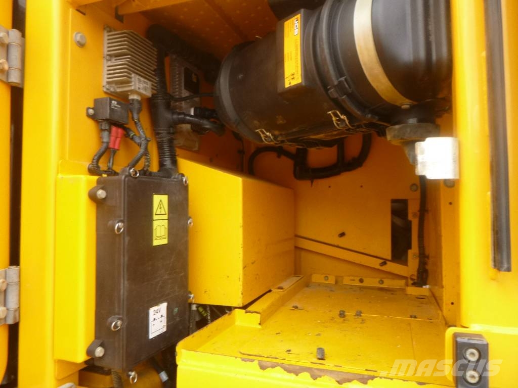 JCB JS220XLC 4F Rupsgraafmachines