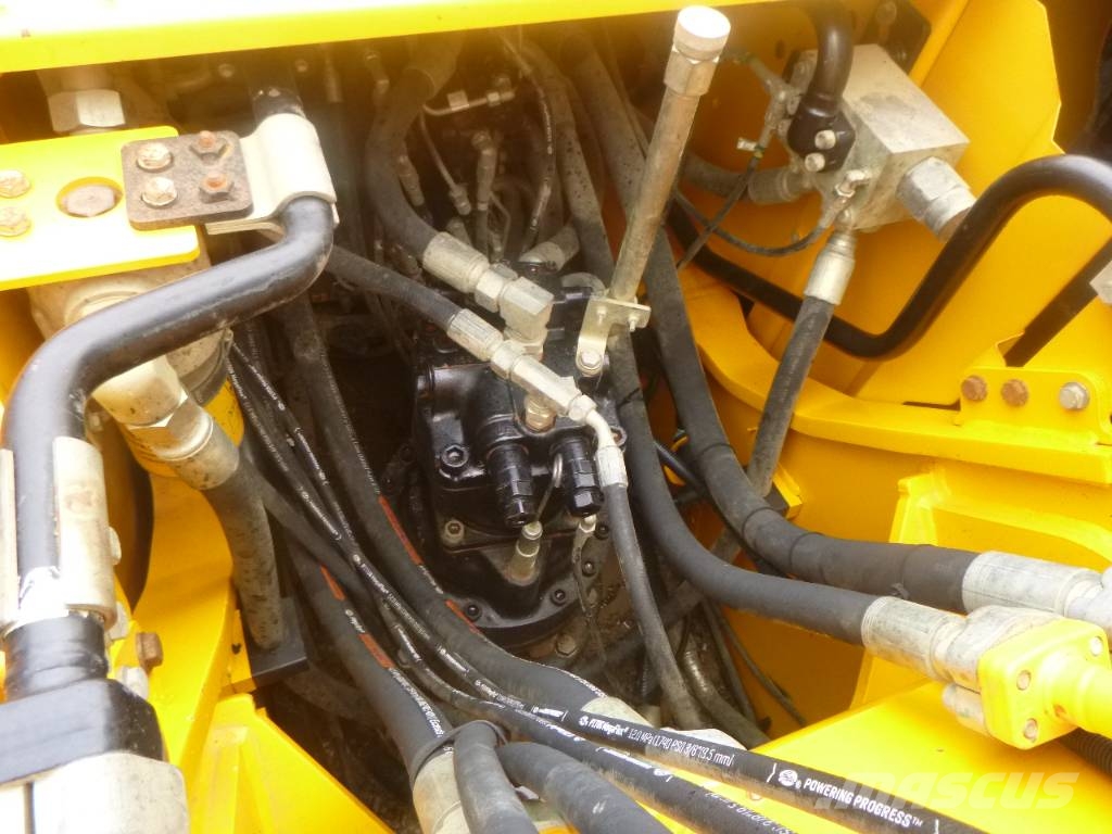 JCB JS220XLC 4F Rupsgraafmachines