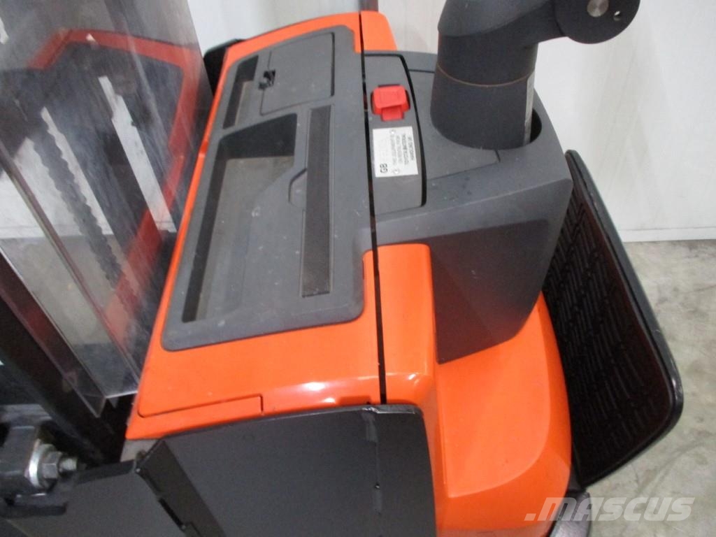 Toyota SWE120 Platform power pallet trucks