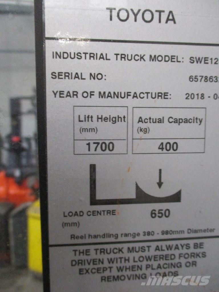 Toyota SWE120 Platform power pallet trucks
