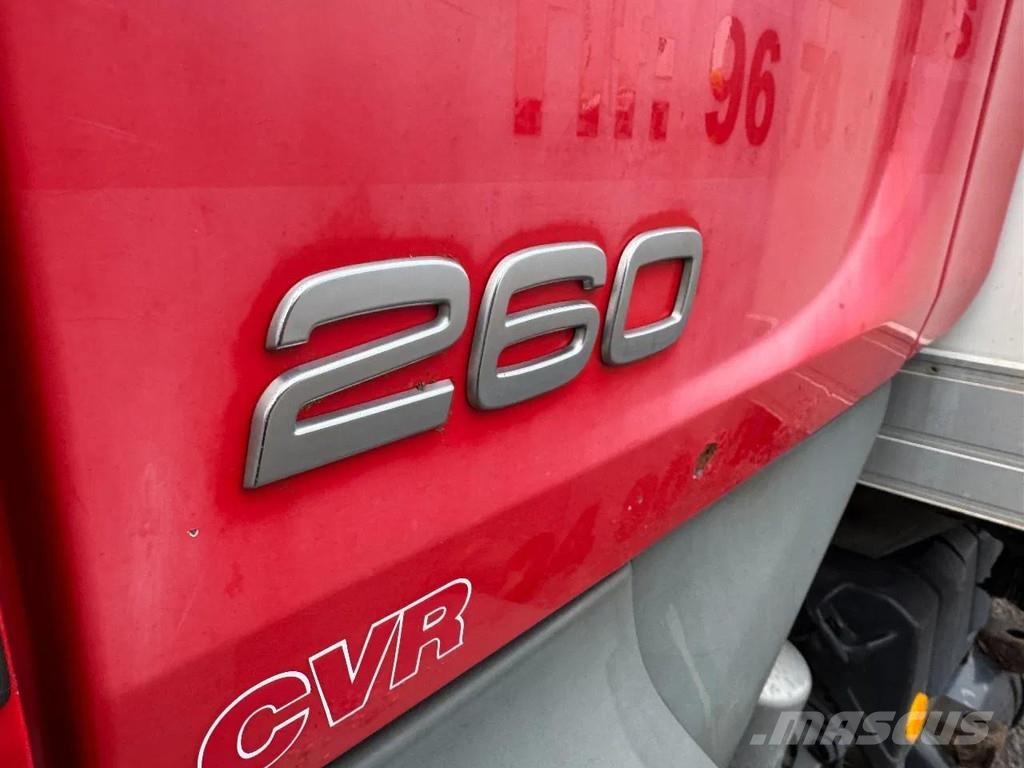 Volvo FL 260 4X2 EURO 5 SIDE DOORS ZEPRO LIFT 2000 KG Camiones con caja de remolque