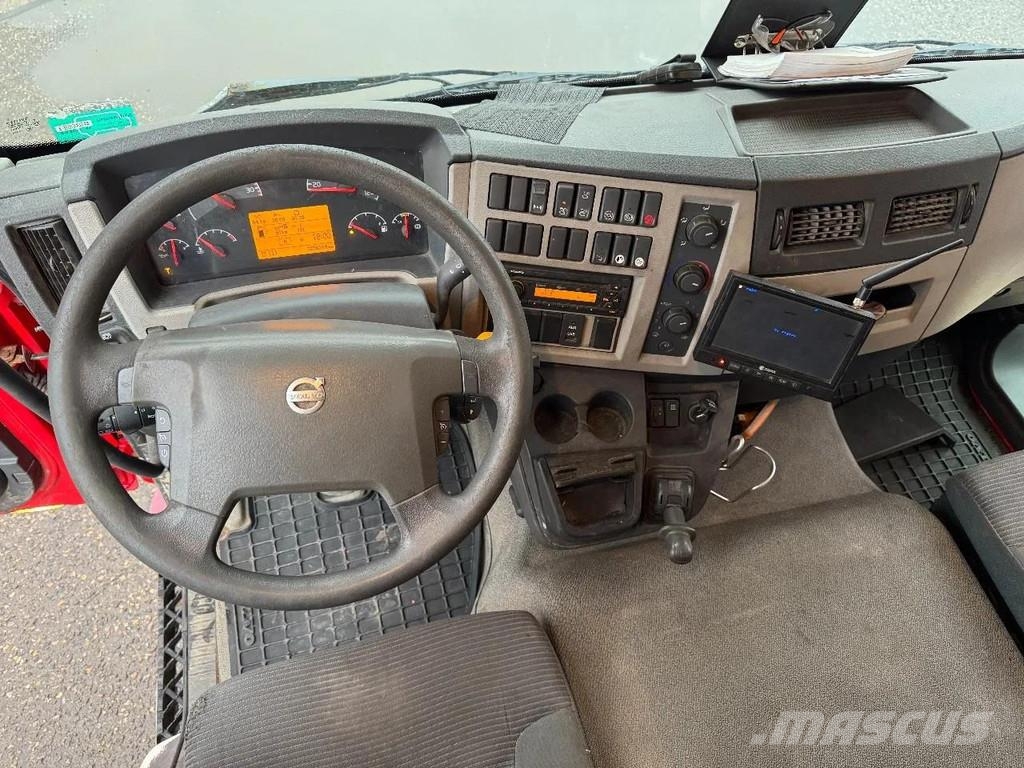 Volvo FL 260 4X2 EURO 5 SIDE DOORS ZEPRO LIFT 2000 KG Camiones con caja de remolque