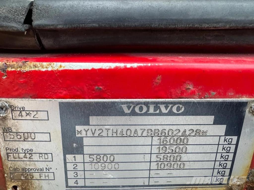 Volvo FL 260 4X2 EURO 5 SIDE DOORS ZEPRO LIFT 2000 KG Camiones con caja de remolque