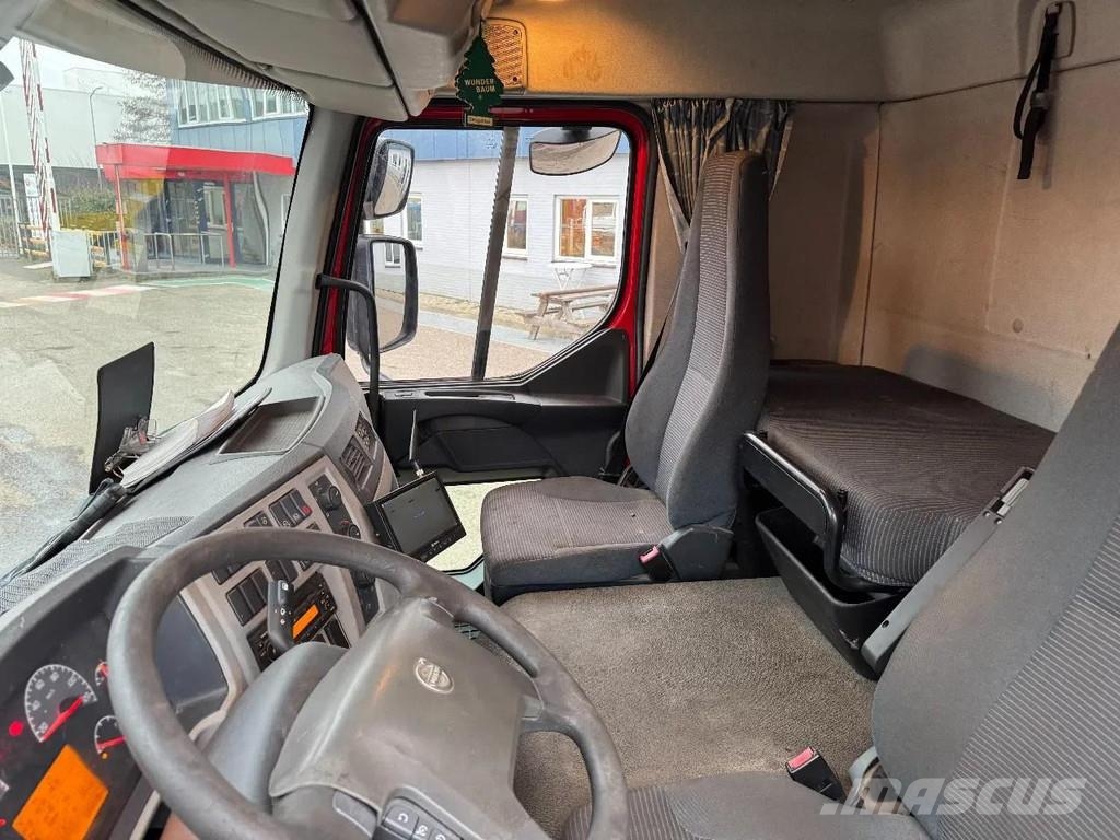 Volvo FL 260 4X2 EURO 5 SIDE DOORS ZEPRO LIFT 2000 KG Camiones con caja de remolque