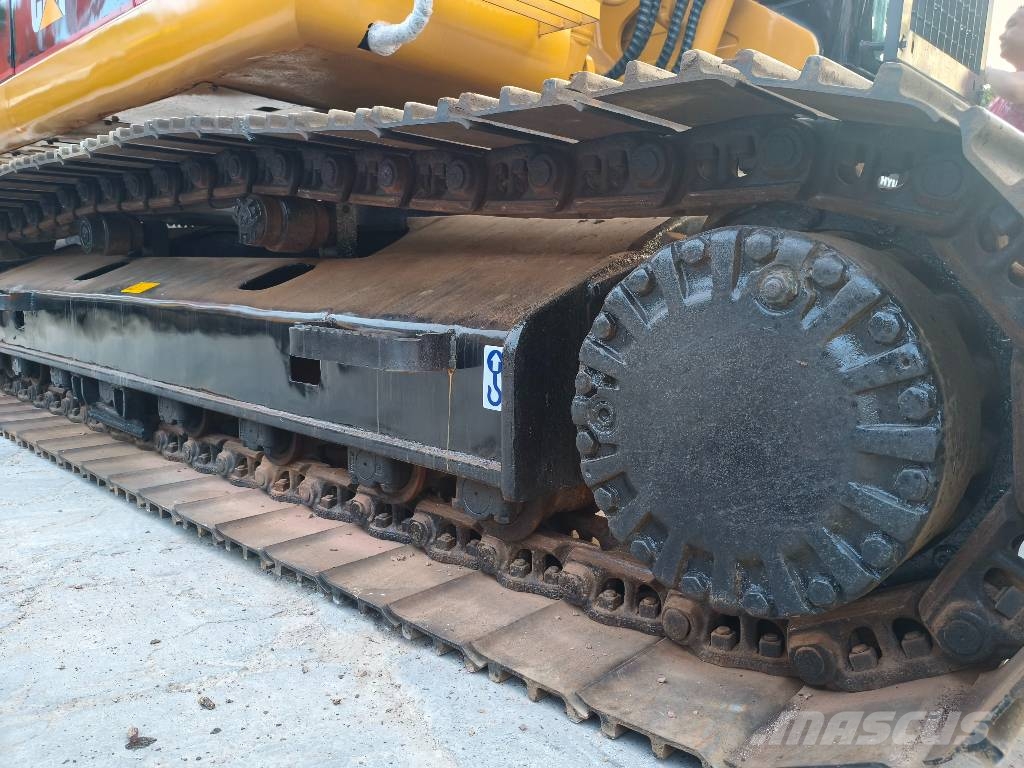 CAT 320 C L Гусеничні екскаватори
