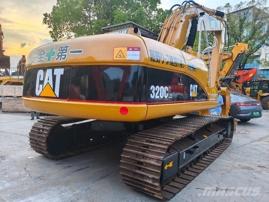 CAT 320 C L Гусеничні екскаватори
