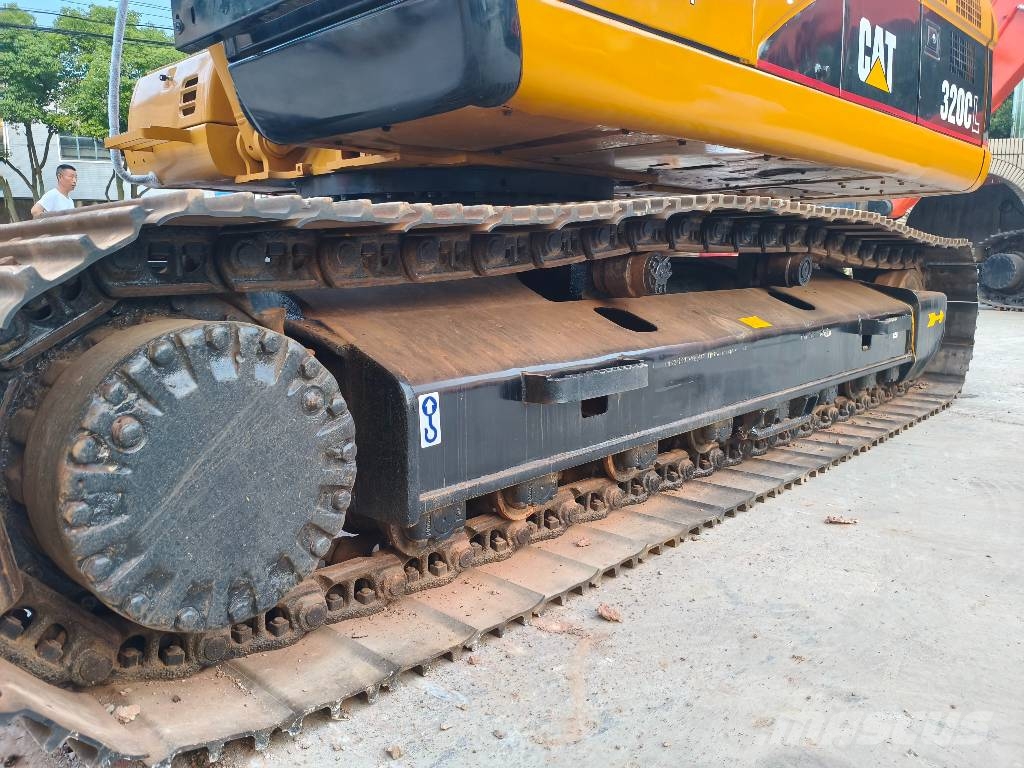 CAT 320 C L Гусеничні екскаватори