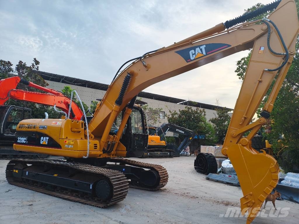 CAT 320 C L Гусеничні екскаватори