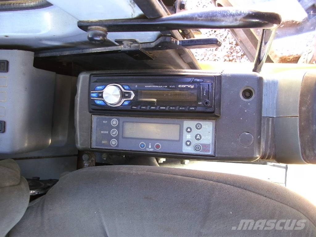 New Holland E 135 SR 中型挖掘机