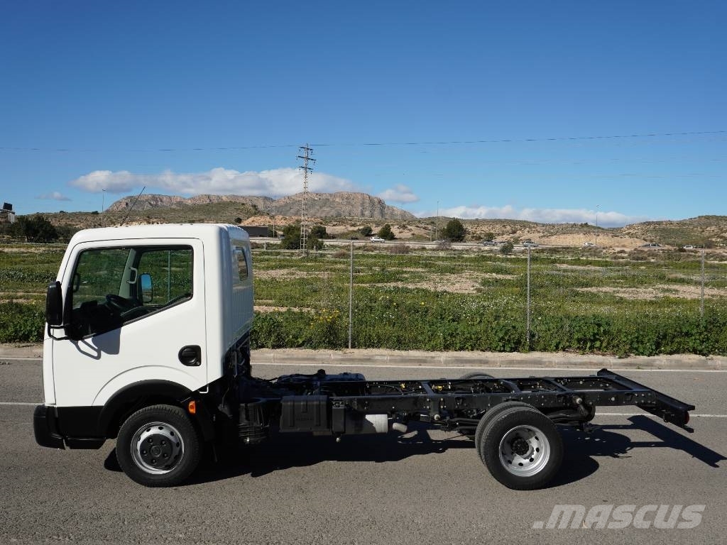 Nissan CABSTAR 35.15 *** 85.000 Kms *** Camiones con chasís y cabina