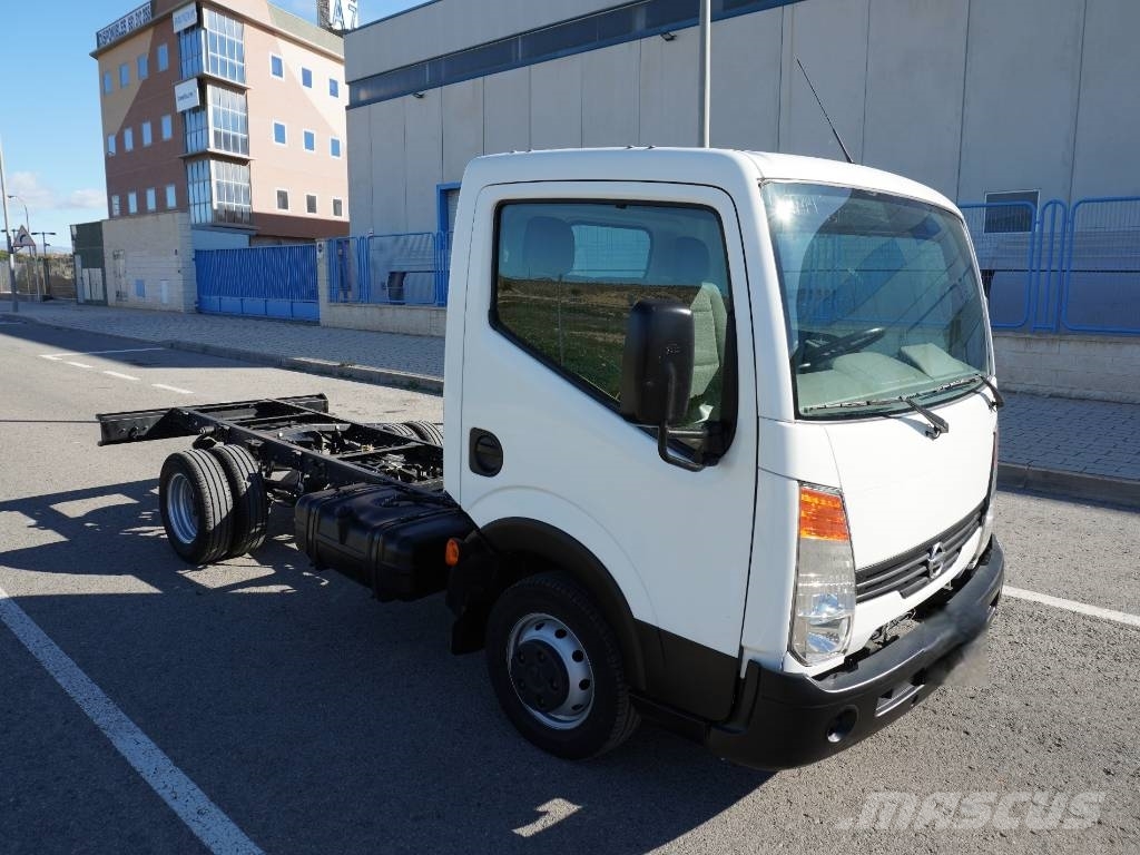 Nissan CABSTAR 35.15 *** 85.000 Kms *** Camiones con chasís y cabina