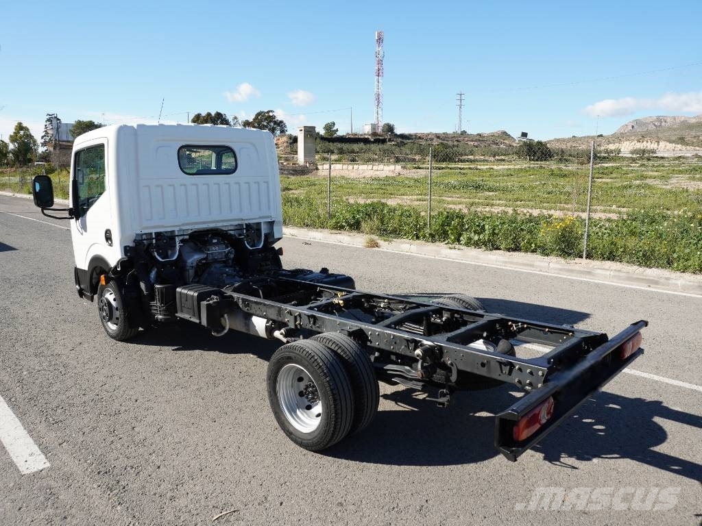 Nissan CABSTAR 35.15 *** 85.000 Kms *** Camiones con chasís y cabina