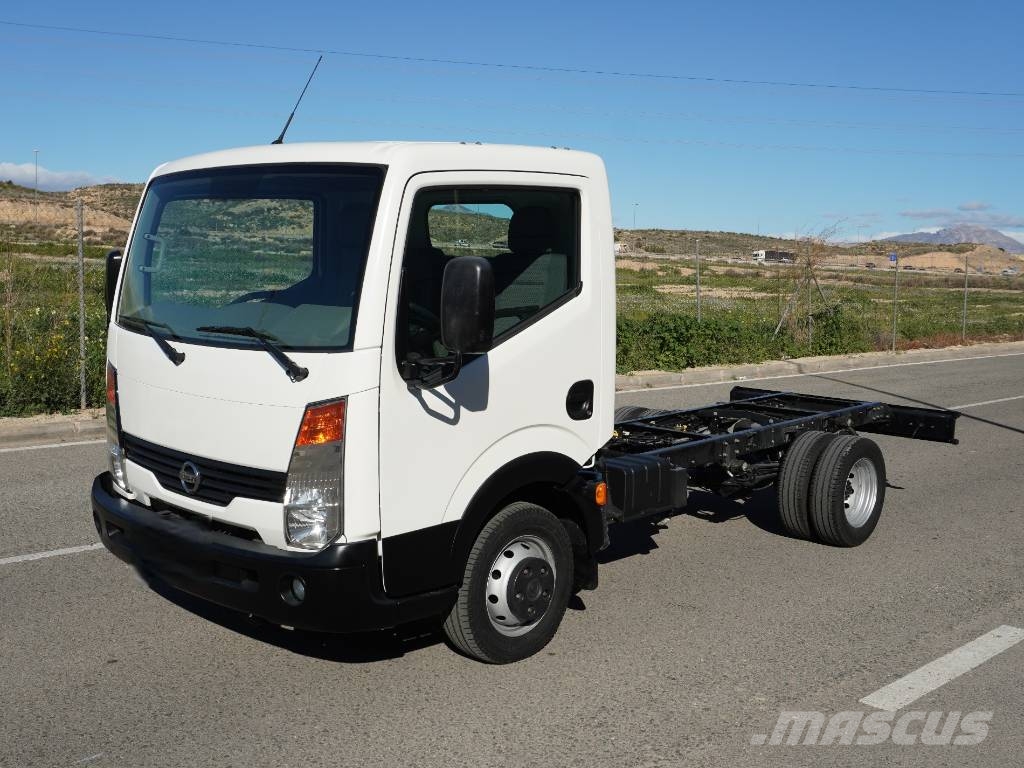 Nissan CABSTAR 35.15 *** 85.000 Kms *** Camiones con chasís y cabina