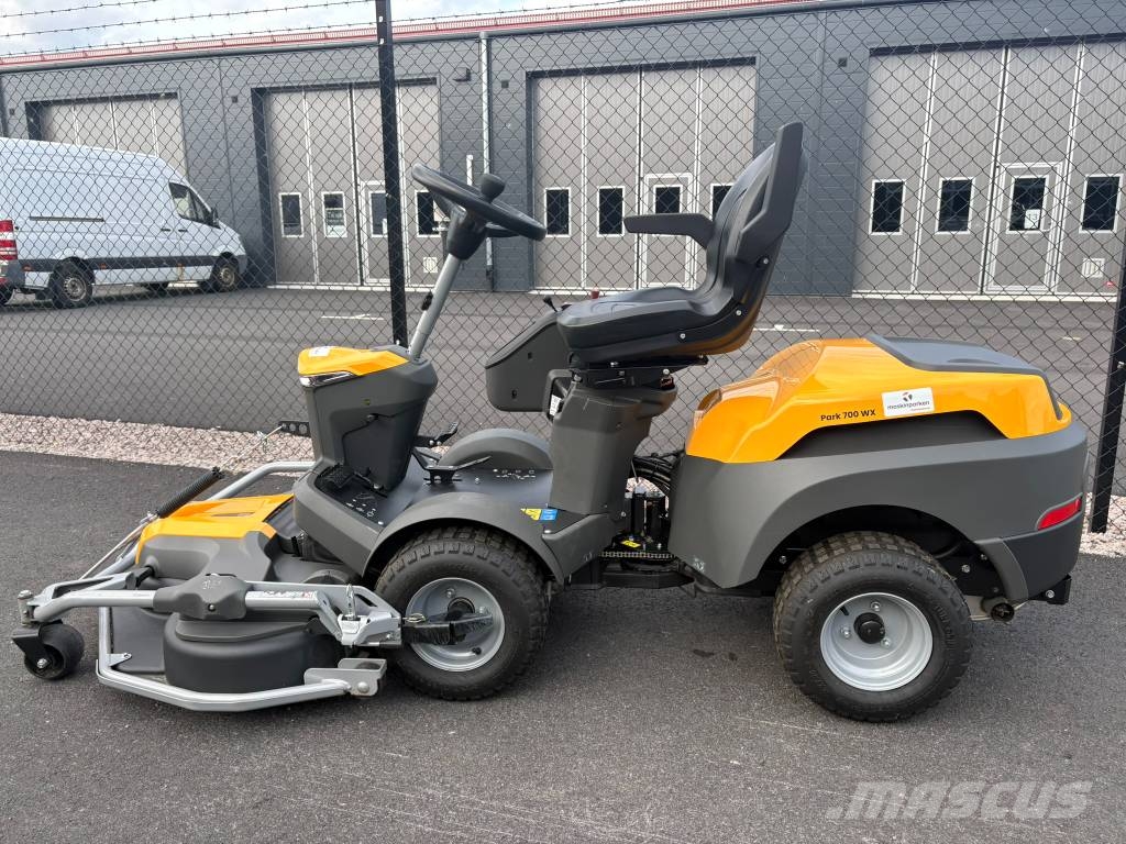 Stiga Park 700 WX + 110 cm Utförsäljning Sitteklippere