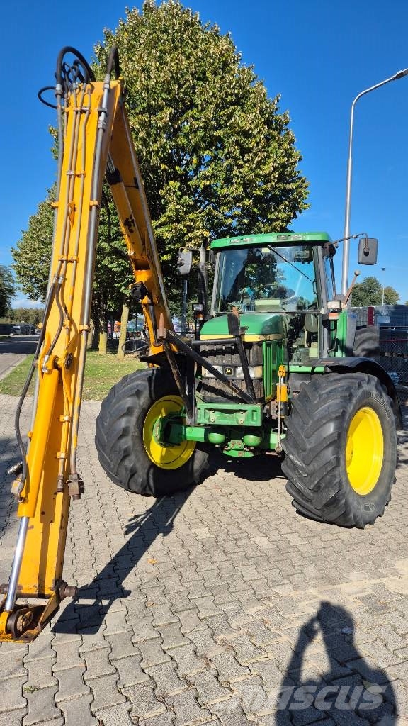 John Deere 6810 PQ+ TLS Kruip met Herder maaiarm Traktorer