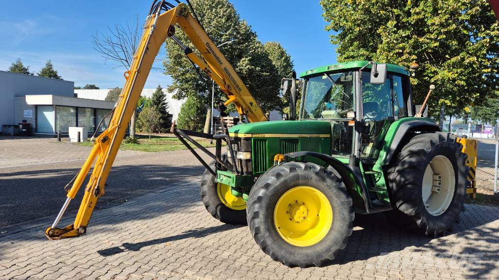 John Deere 6810 PQ+ TLS Kruip met Herder maaiarm Traktorer