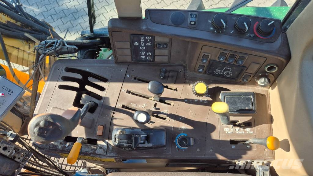 John Deere 6810 PQ+ TLS Kruip met Herder maaiarm Traktorer