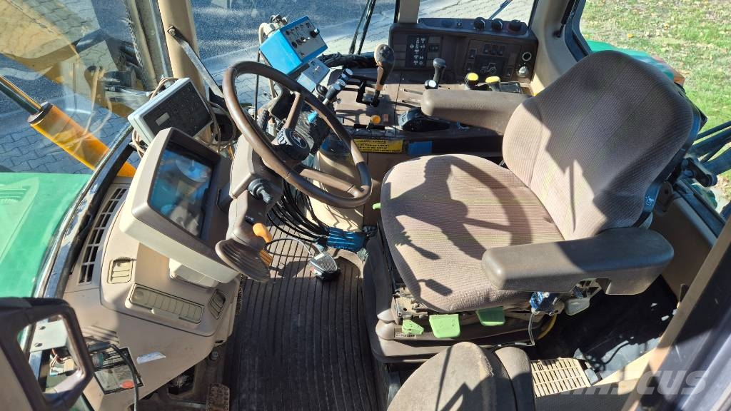 John Deere 6810 PQ+ TLS Kruip met Herder maaiarm Traktorer
