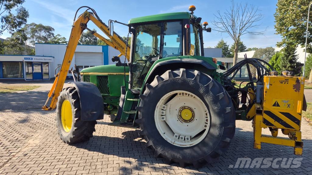 John Deere 6810 PQ+ TLS Kruip met Herder maaiarm Traktorer