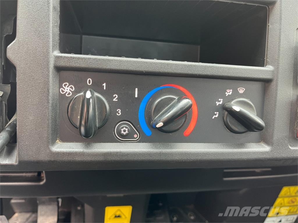 John Deere Gator Jagd XUV865M *Diesel* Visureigiai