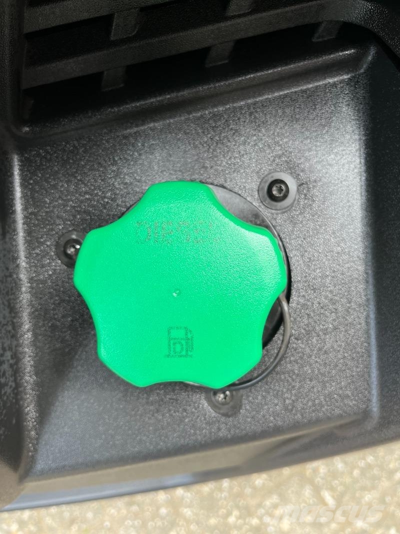 John Deere Gator Jagd XUV865M *Diesel* Visureigiai