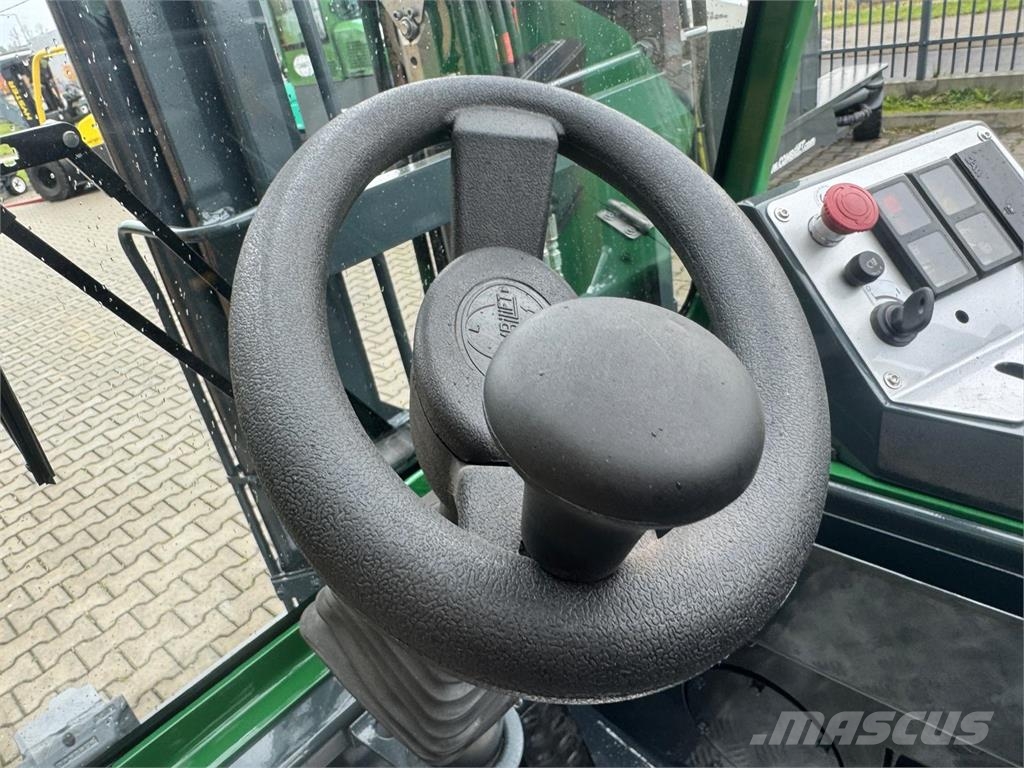 Combilift CB3000 // Diesel // Only 5185 hours Nelitietrukit