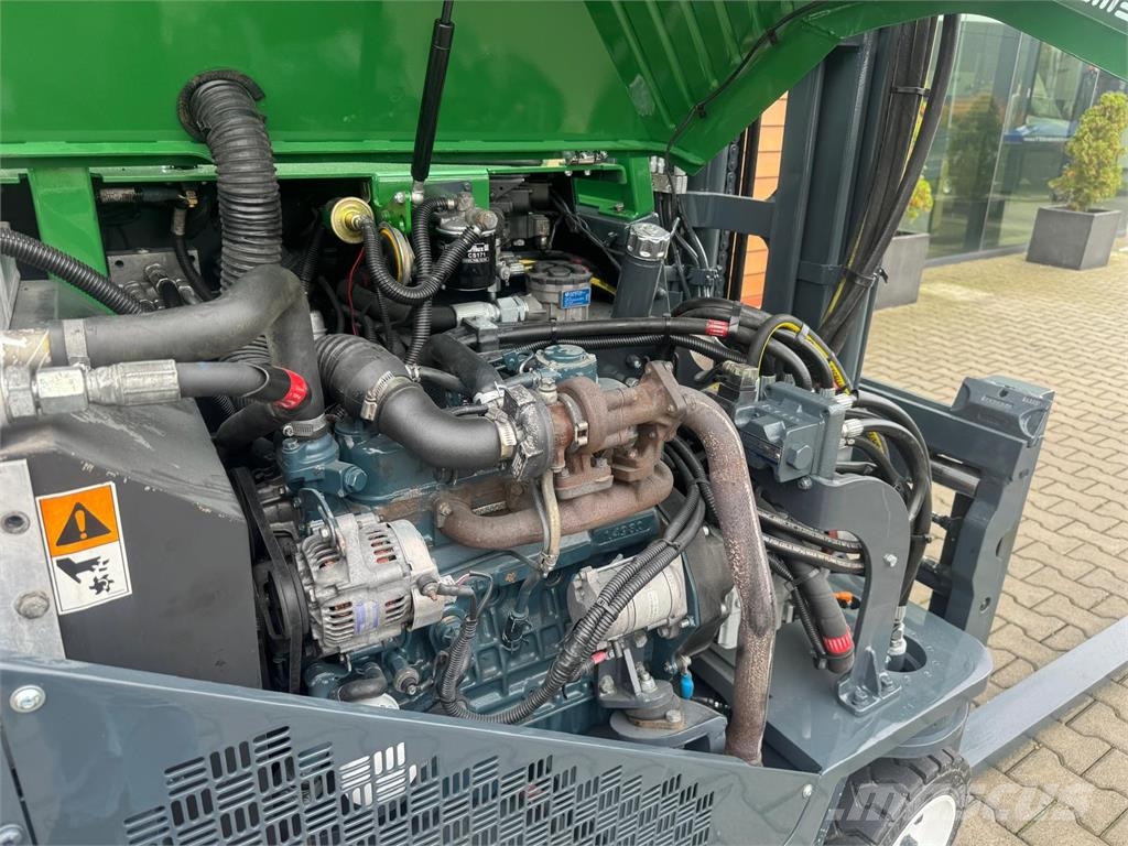 Combilift CB3000 // Diesel // Only 5185 hours Nelitietrukit