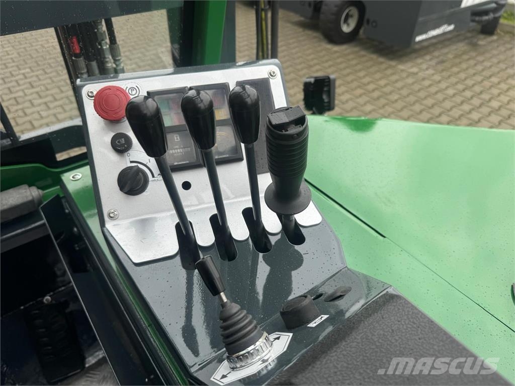 Combilift CB3000 // Diesel // Only 5185 hours Nelitietrukit