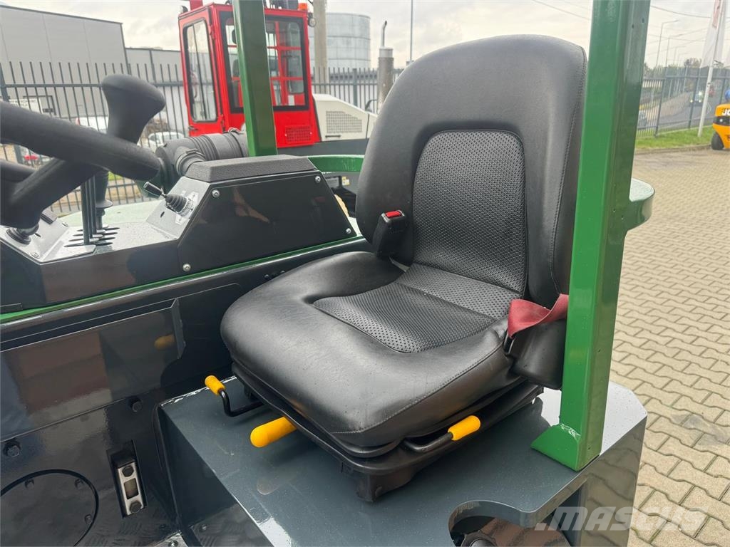 Combilift CB3000 // Diesel // Only 5185 hours Nelitietrukit
