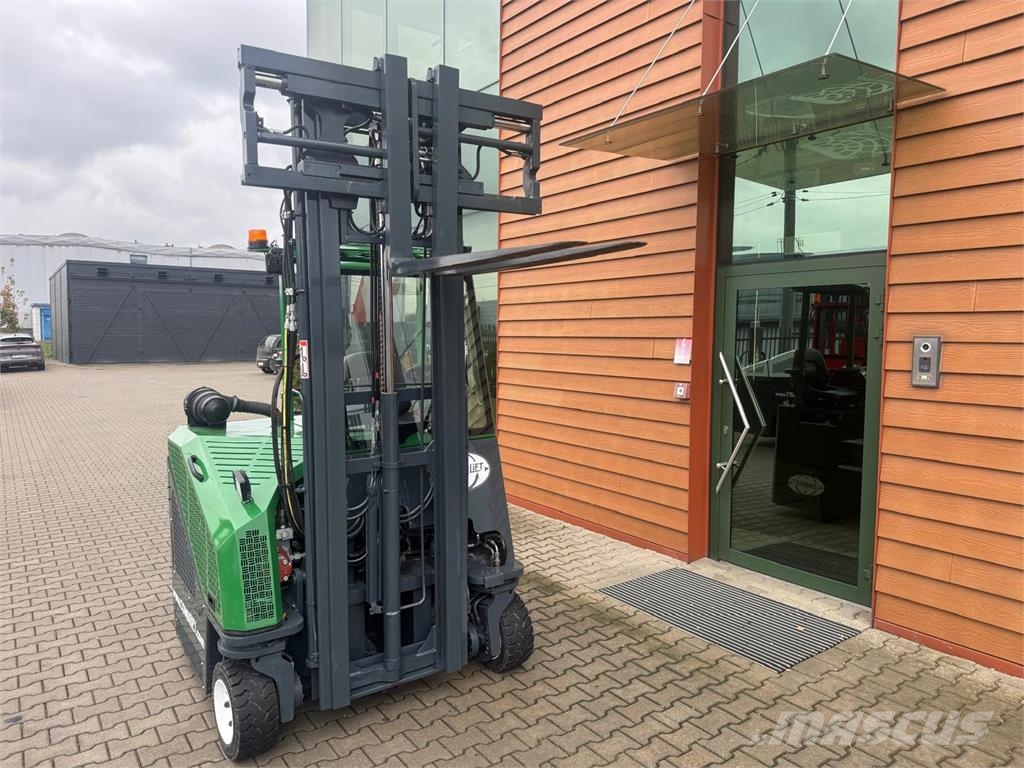 Combilift CB3000 // Diesel // Only 5185 hours Nelitietrukit