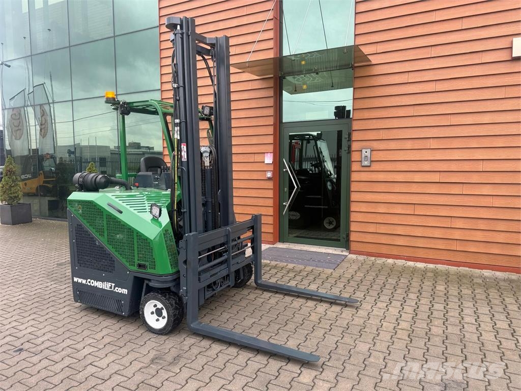 Combilift CB3000 // Diesel // Only 5185 hours Nelitietrukit